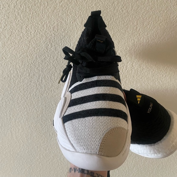 Trae Young 2 Brand New Sz 10 - Picture 2 of 6